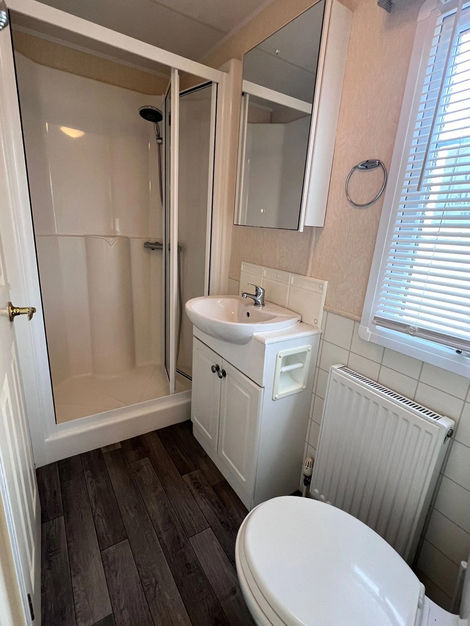 2003 ABI Montrose 2 Bed Bathroom