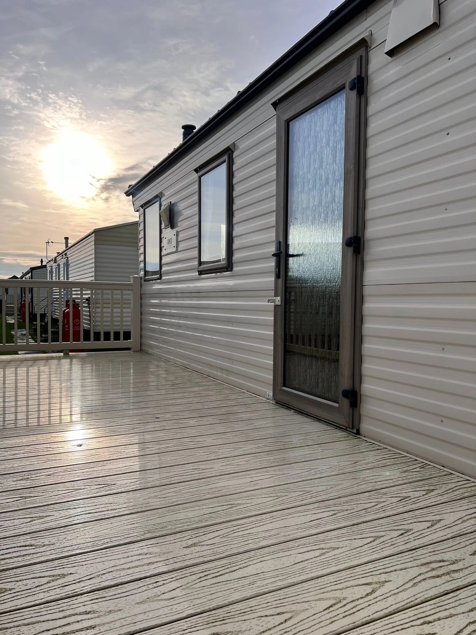 2012 Willerby Rio Gold 2 Bed Kitchen Decking