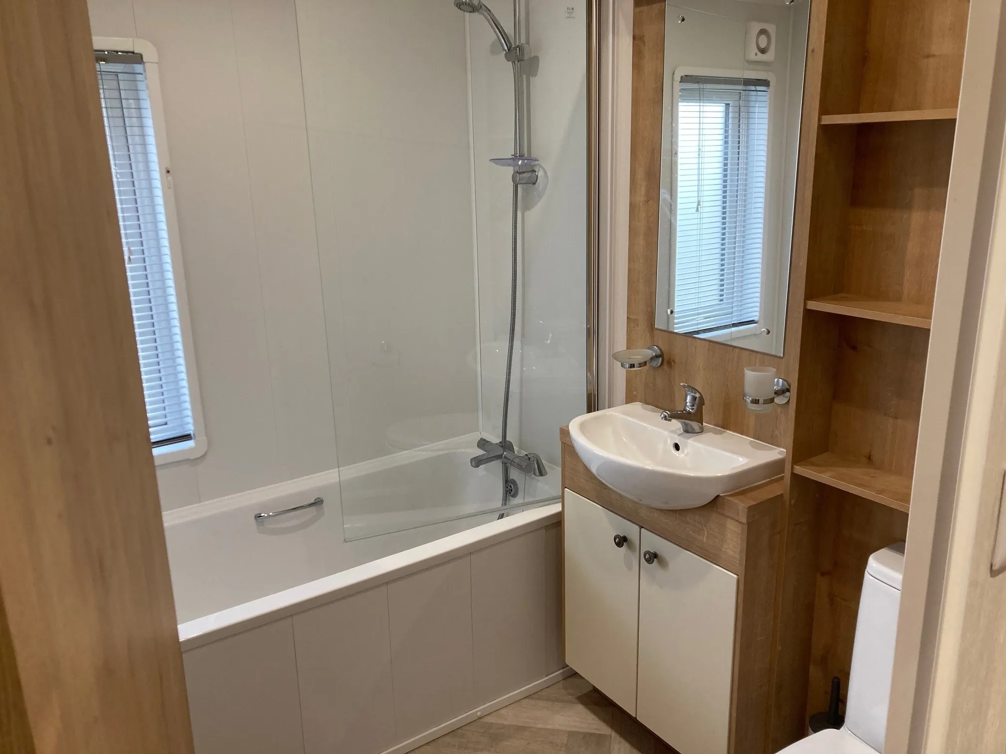 2023 Willerby Portland Lodge bathroom