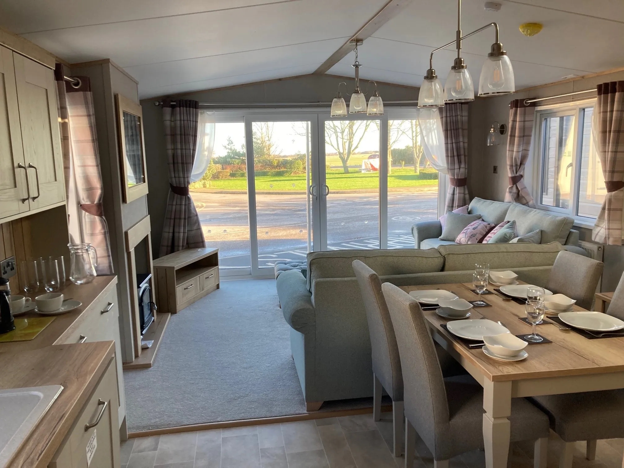 2024 ABI Ambleside Premier 40x14x2 lounge