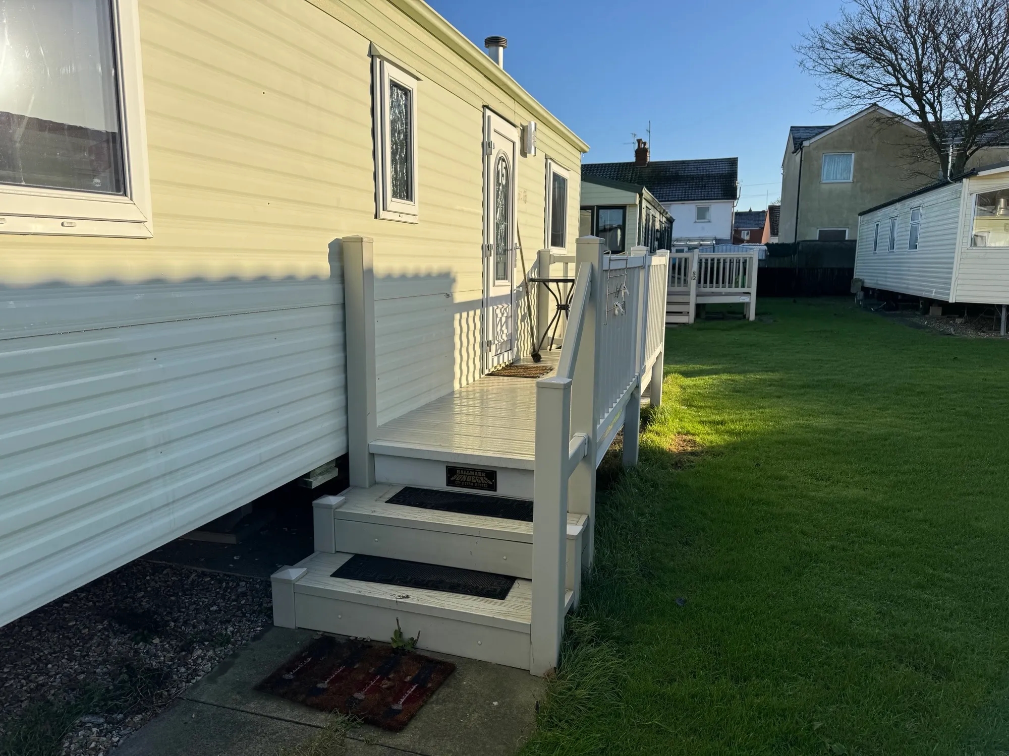 ABI Brisbane 32 x 12 x 2bed 2004 U1454 decking