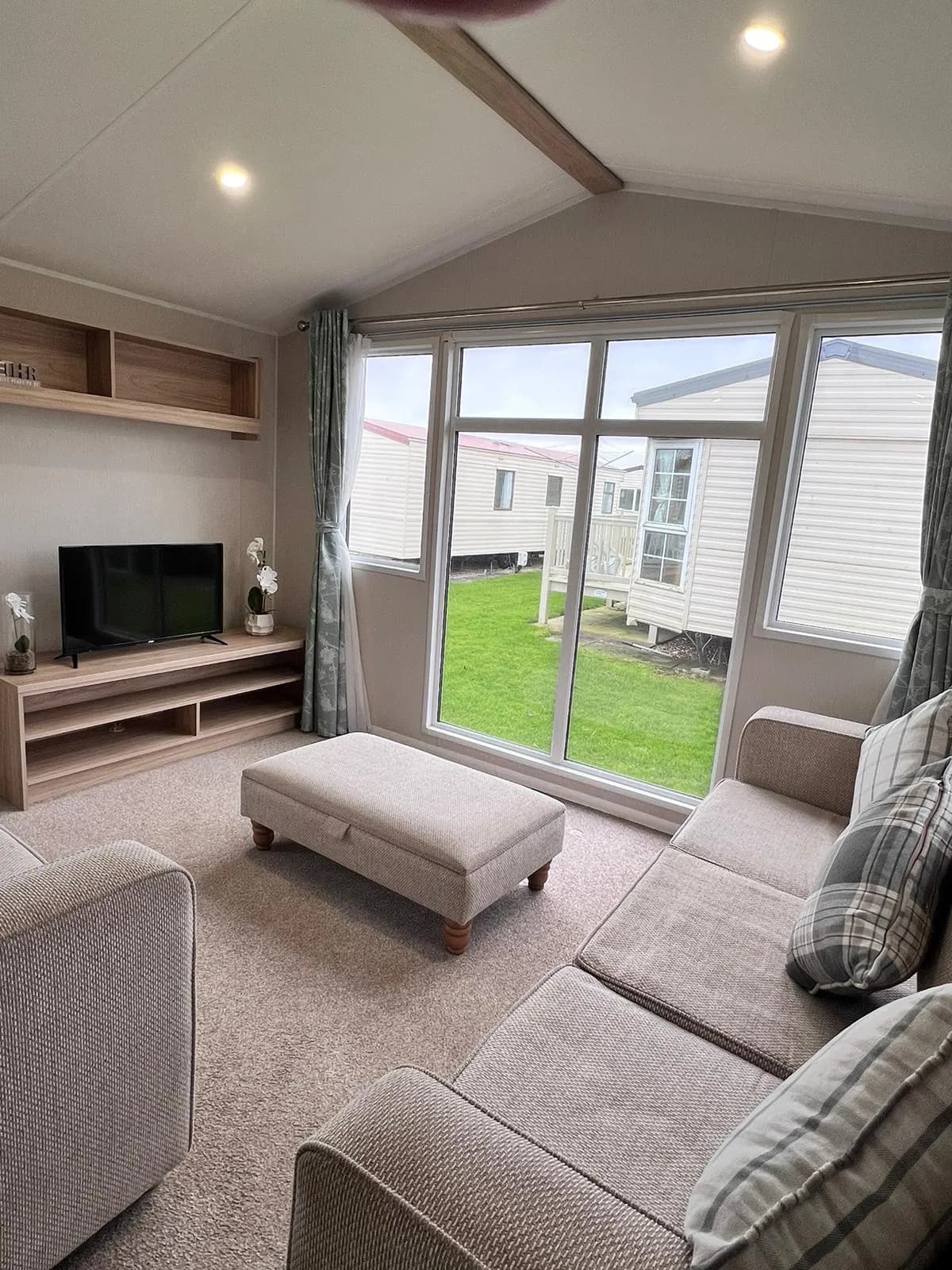 2021 Willerby Malton 2 bed 35x12 lounge area 2