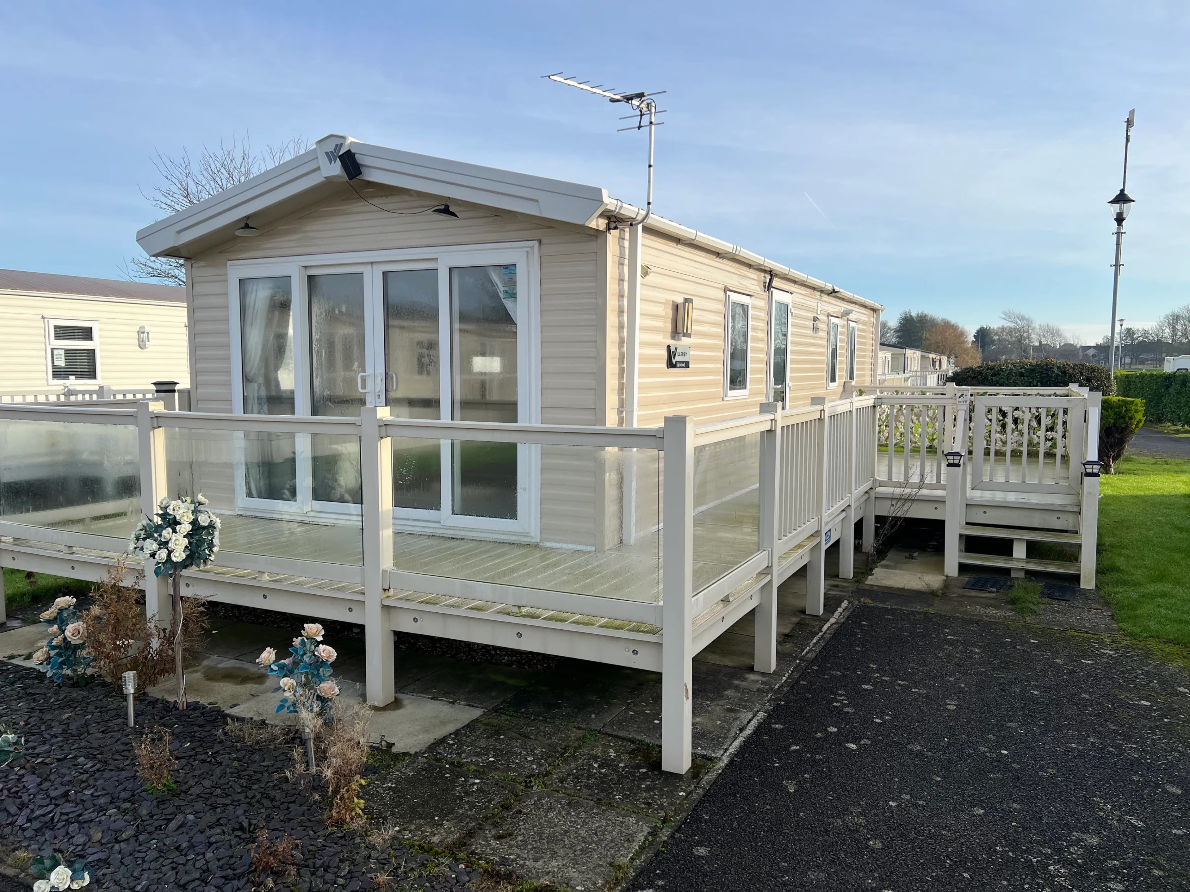 2022 Willerby Linwood 35x12 2 Bed Front view