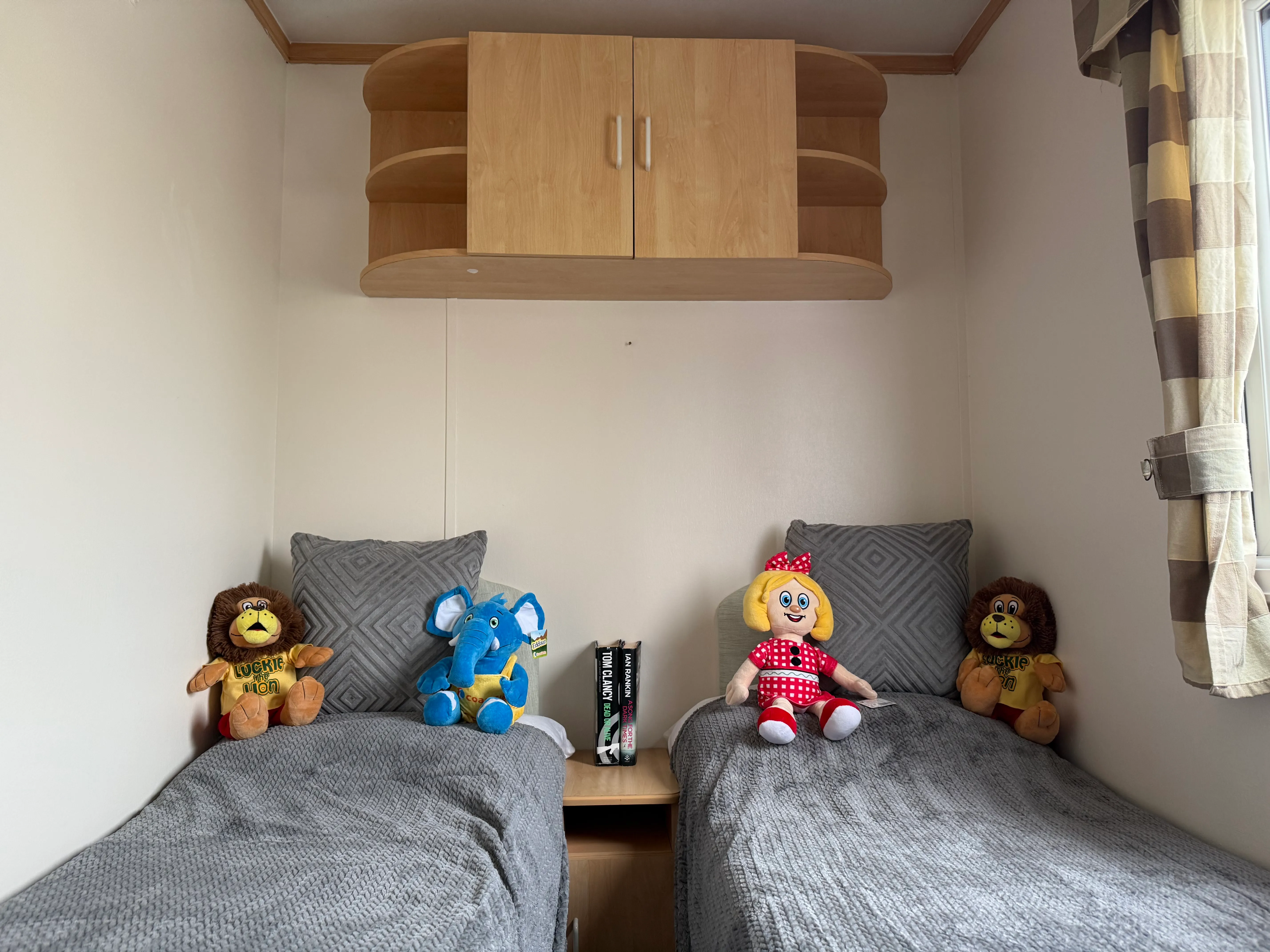 Carnaby Belvedere - U590 - 2004 - 32 x12 3 Bed Bedroom 3