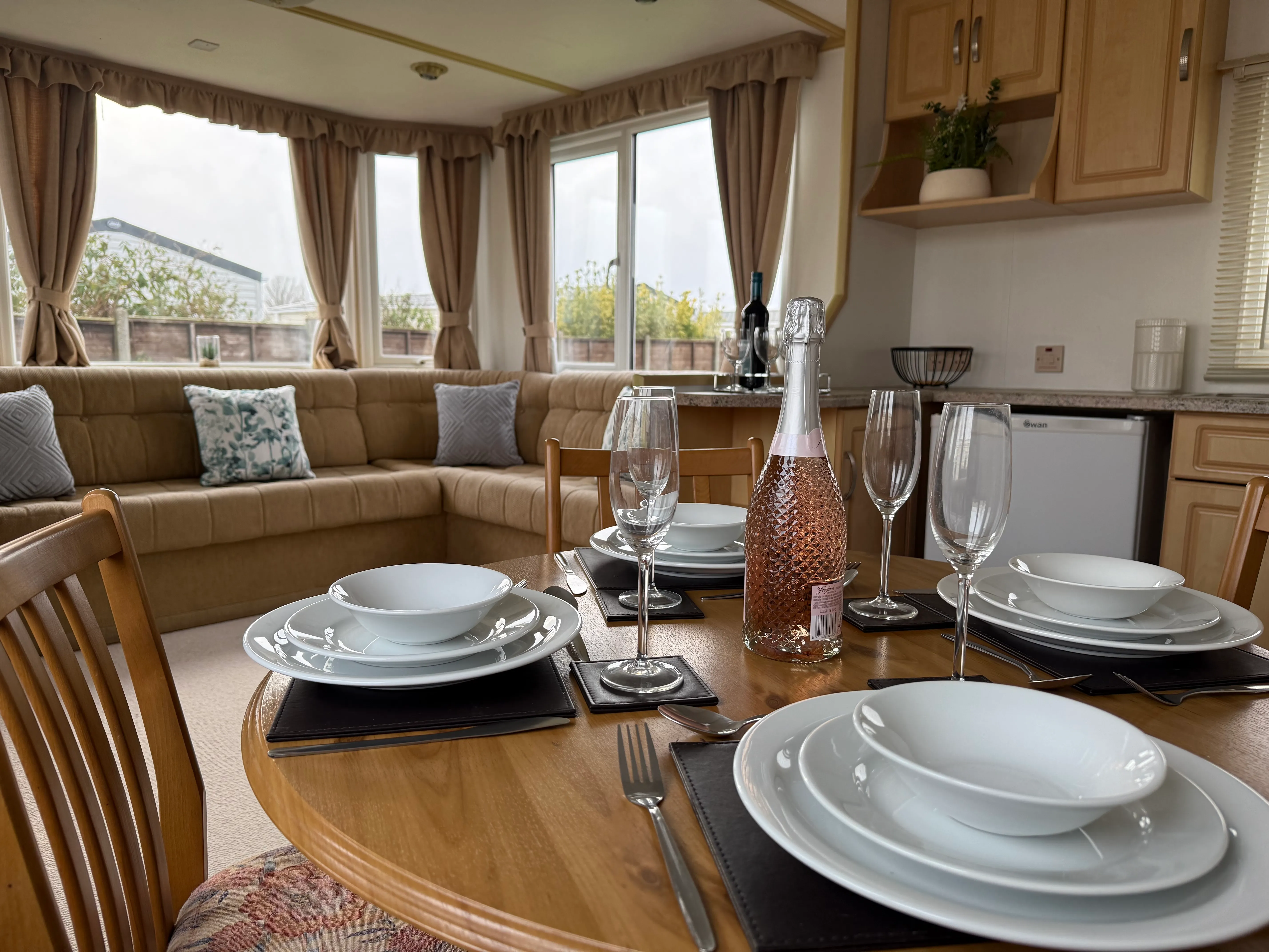 Carnaby Belvedere - U590 - 2004 - 32 x12 3 Bed Dining Area